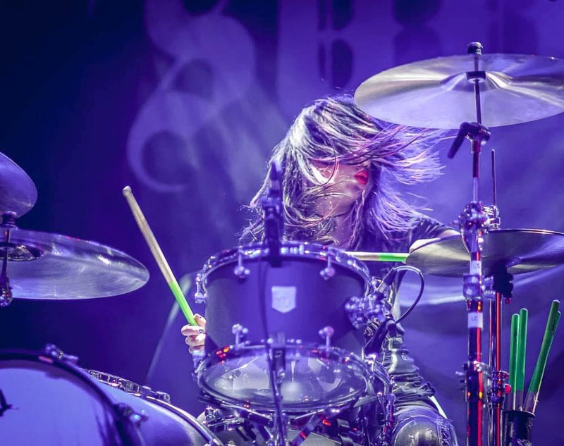 Sammi Jo Stage Lit w Venom Grip.jpg__PID:e0669f76-f730-4032-878c-8b279d3bd829